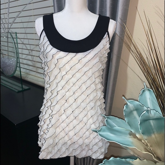 Allura Tops - Allura white sleeveless top